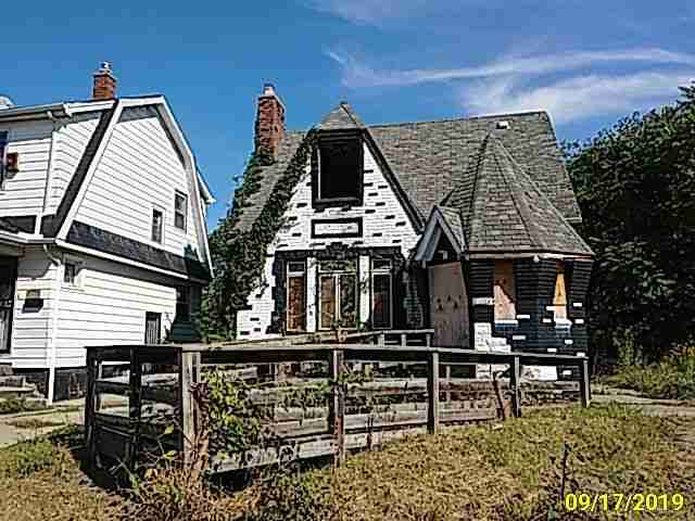 28517702_1568746682256 (1).jpg